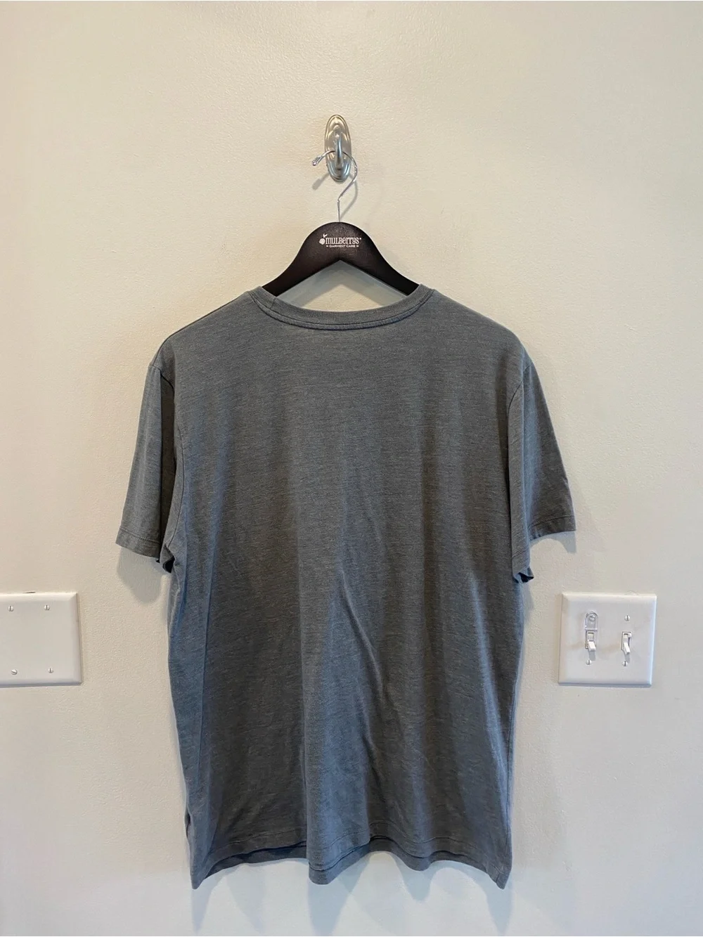 The north face short sleeve logo tee mens sz large gray outdoors active athletic